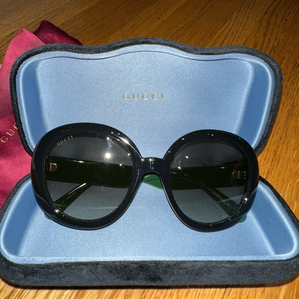 Gucci Oversized Black Sunglasses for Women